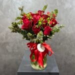 Vazoda Kırmızı Güller