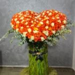 300 Güllü Özel Tasarim Kalp Buket