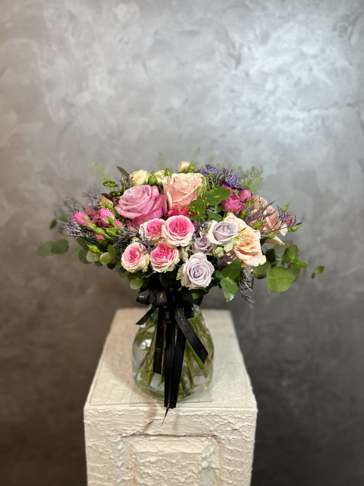 Vazoda Rengarenk Güller - Görsel 4