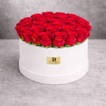 Beyaz Silindir Kutuda Kırmızı Gül – Premium Lüks Gül Aranjmanı