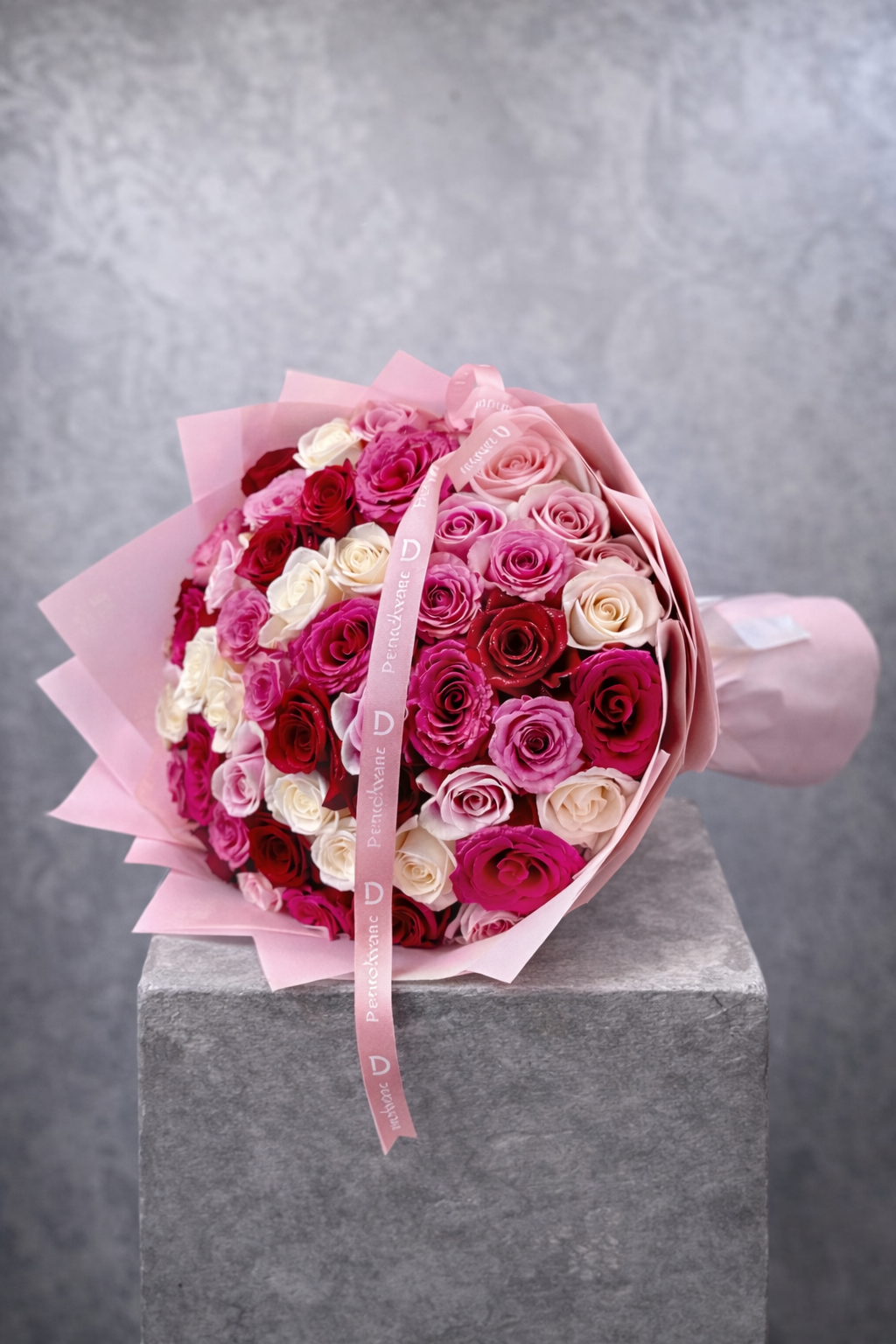 235f6869-32d9-45aa-a5ba-6c260974a0e9 Signature Rosaline – Pembe & Kırmızı Gül Luxury Buket - Görsel 1