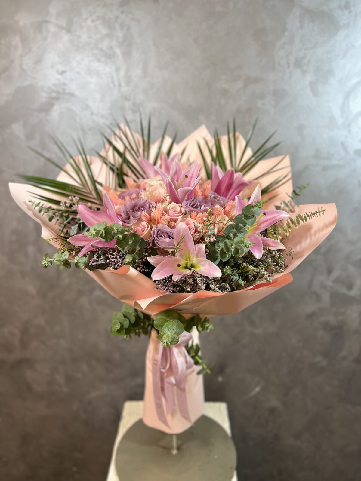 Pembe Lilyum & Gül Buketi | Premium Romantik Çiçek Tasarımı - Görsel 4