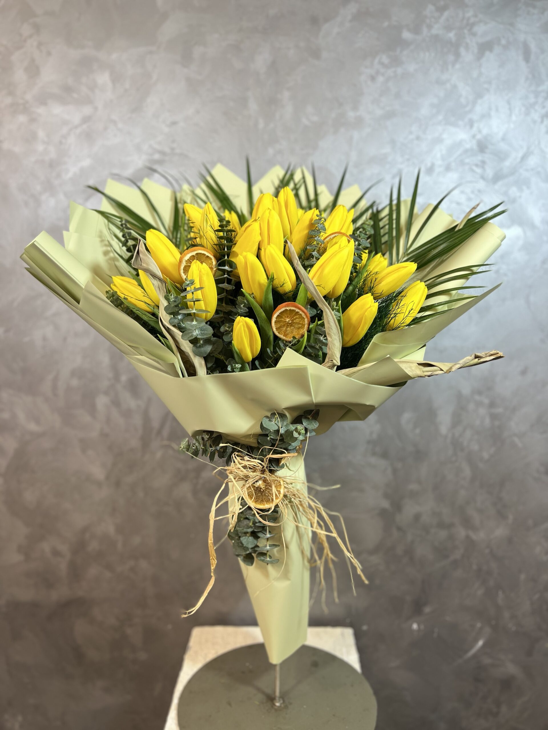 img_7512 30’lu Sarı Lale Buketi | Baharın En Enerjik Hali - Görsel 1