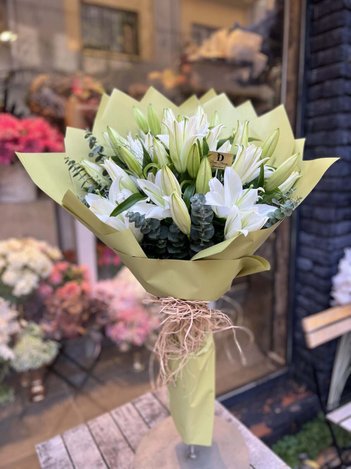 8'li Beyaz Lilyum Buketi - Görsel 2