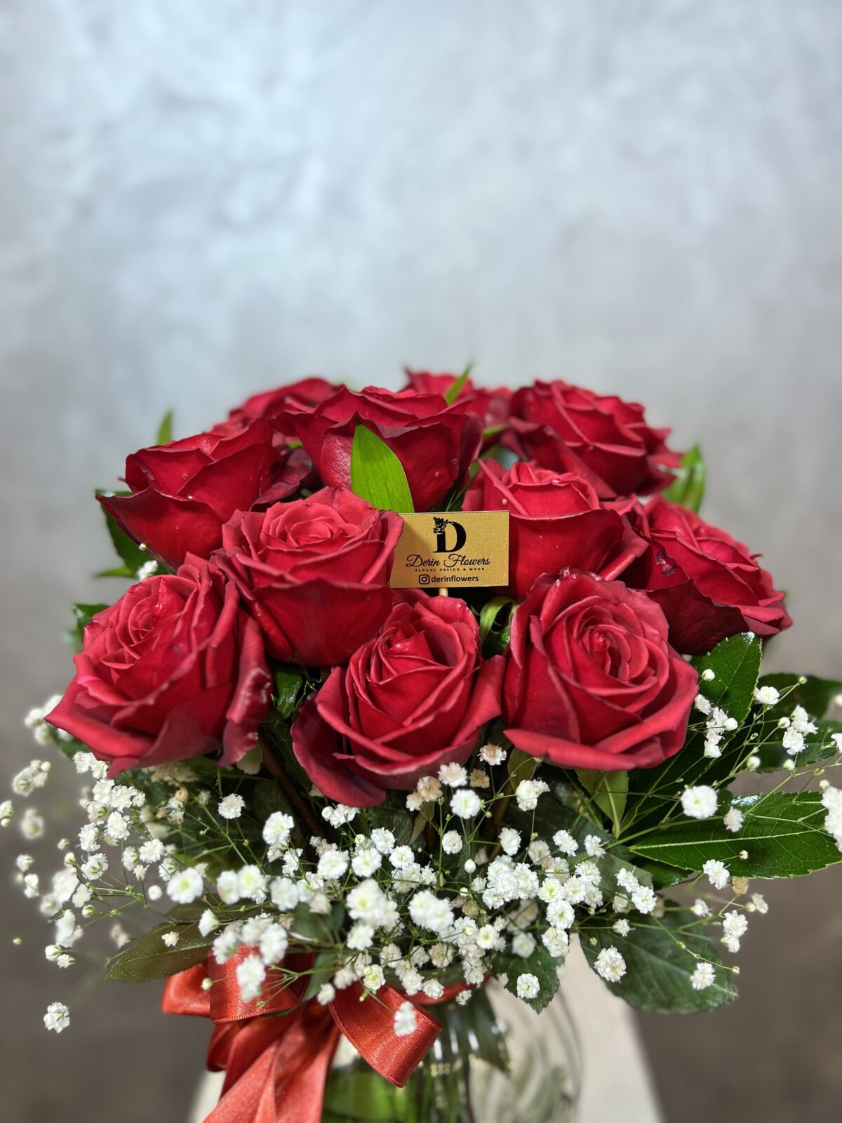 11’li Kırmızı Gül Aranjmanı | Cam Vazoda Şık Tasarım - Görsel 2