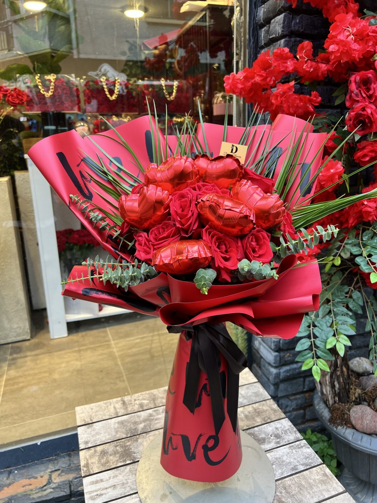 Kalpten 11 Kırmızı Gül Buketi & Kalp Balonlu Aşk Aranjmanı - Görsel 3