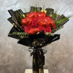 Premium 11 Kırmızı Gül Buketi & 6 Kalp Balonlu Romantik Buket