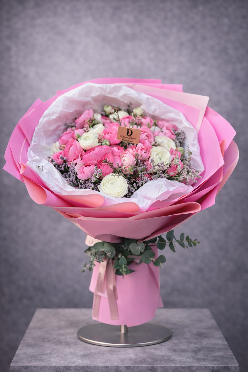a5a2bbe8-08b7-4224-8841-3a3b12f6d6ef Pink Ranunculus Dream | Erengül Buketi | Premium Romantik Buket | Derin Flowers - Görsel 1