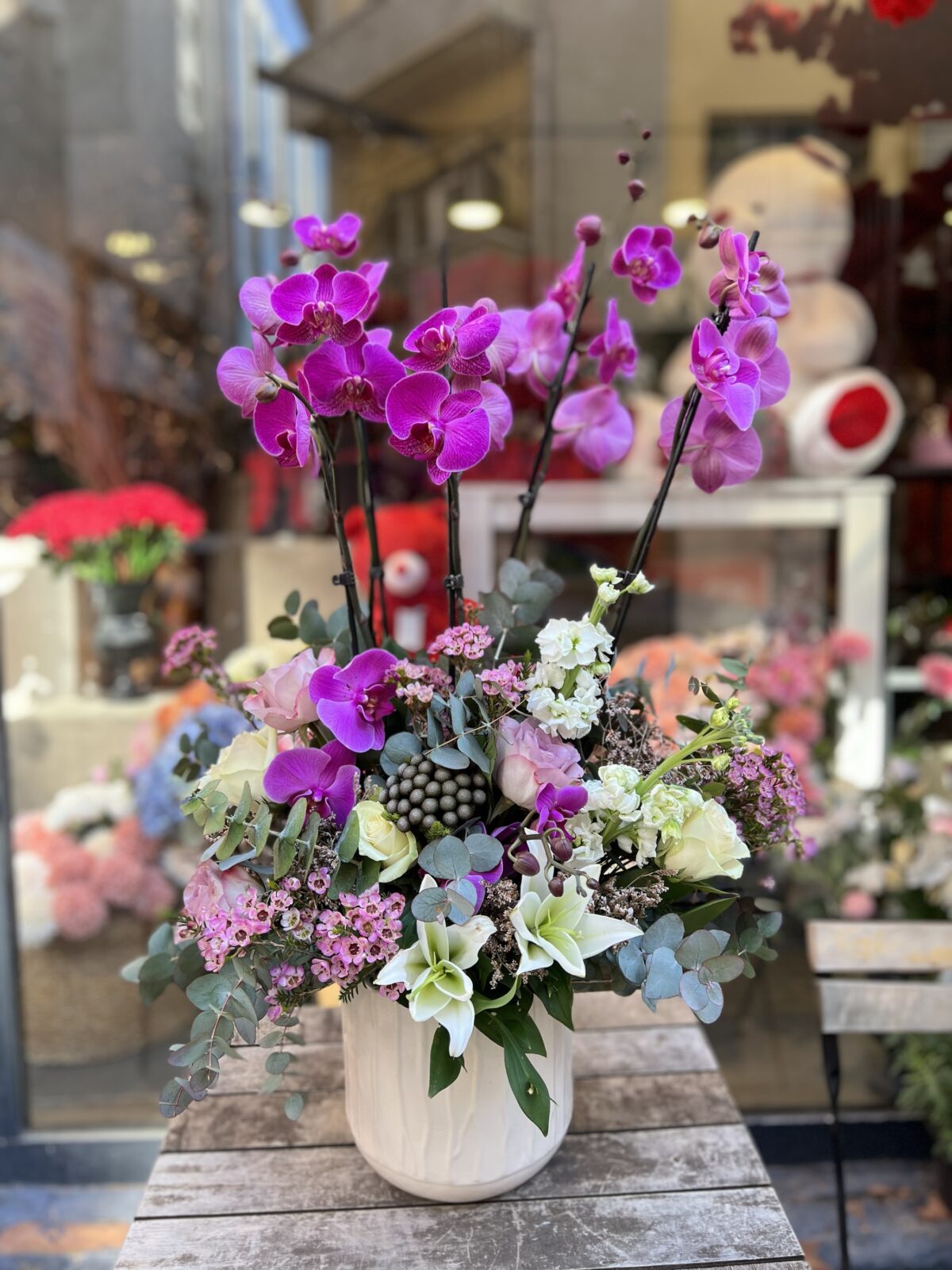 Royal Orchid Garden | Premium Orkide Vazoda Çiçek Aranjmanı | Derin Flowers - Görsel 2