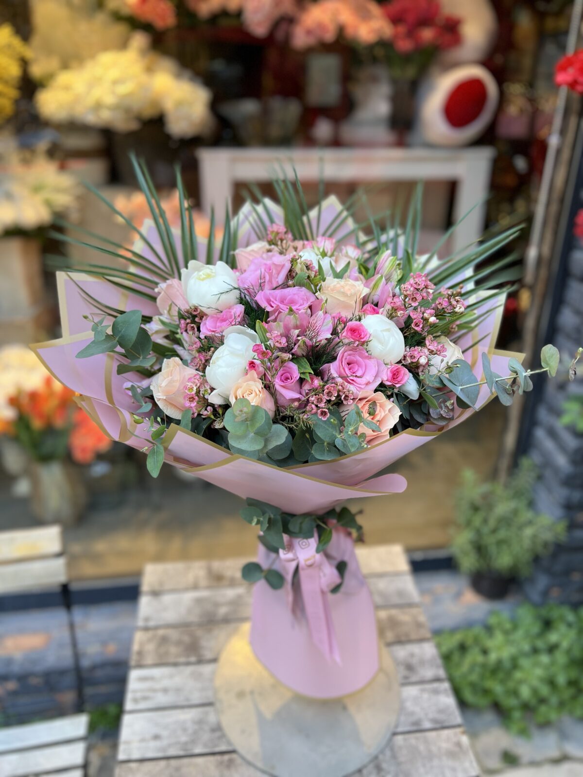 Blush Romance Buketi | Premium İthal Gül ve Şakayık Buketi | Derin Flowers - Görsel 2