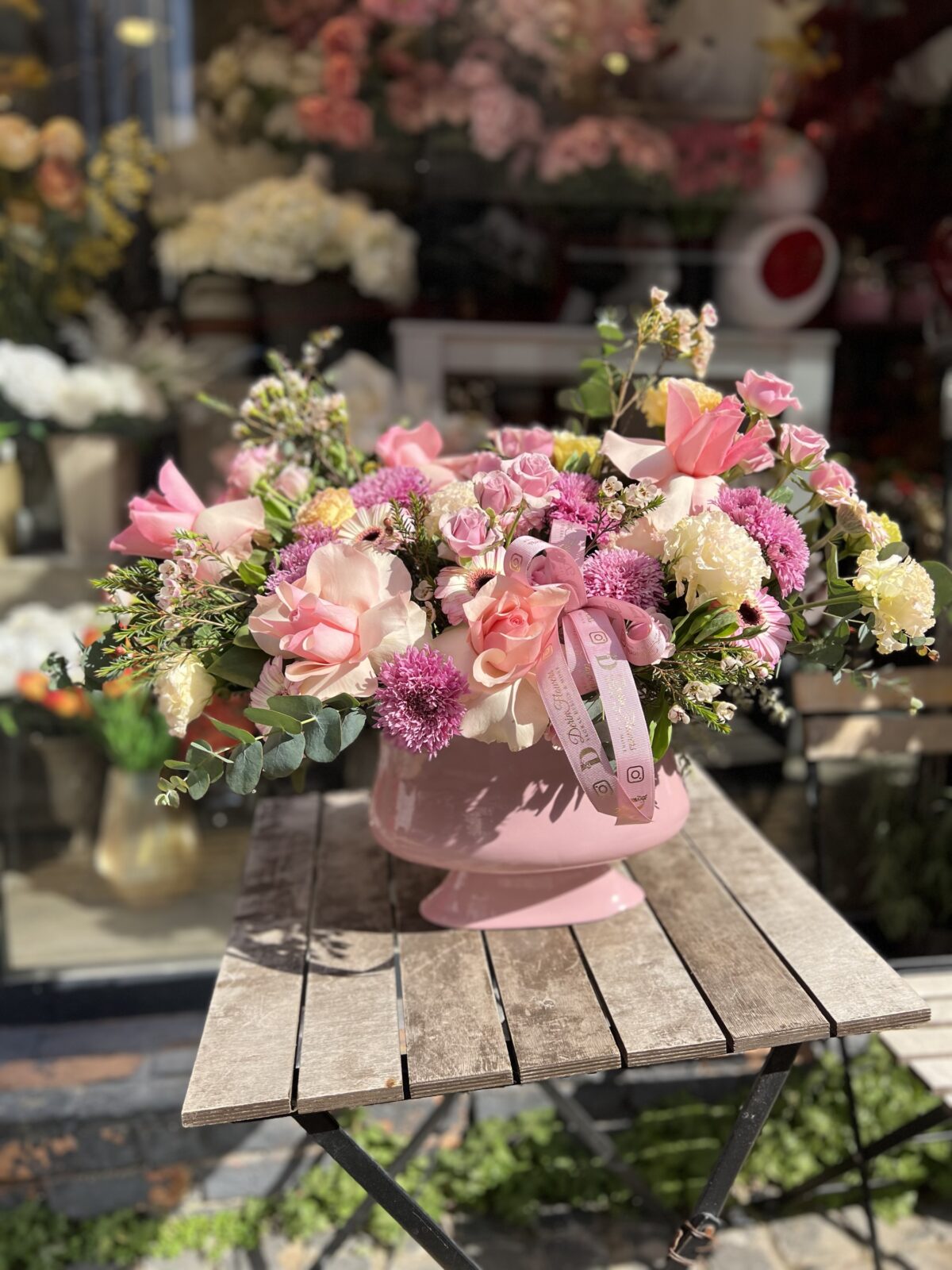 Pudra Rüyası Vazoda Çiçek Aranjmanı - Görsel 4