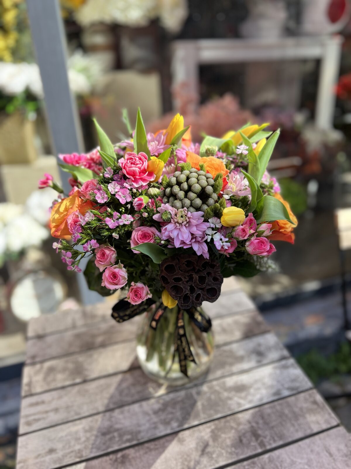 Renkli Bahar Çiçeği Aranjmanı | İzmir Çiçek Siparişi – Derin Flowers - Görsel 3