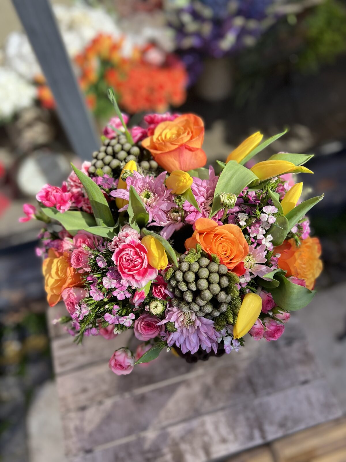 Renkli Bahar Çiçeği Aranjmanı | İzmir Çiçek Siparişi – Derin Flowers - Görsel 2