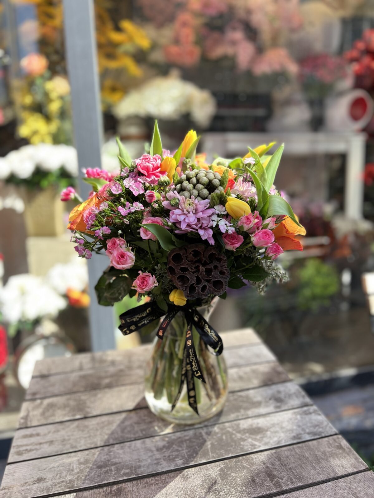 Renkli Bahar Çiçeği Aranjmanı | İzmir Çiçek Siparişi – Derin Flowers - Görsel 4