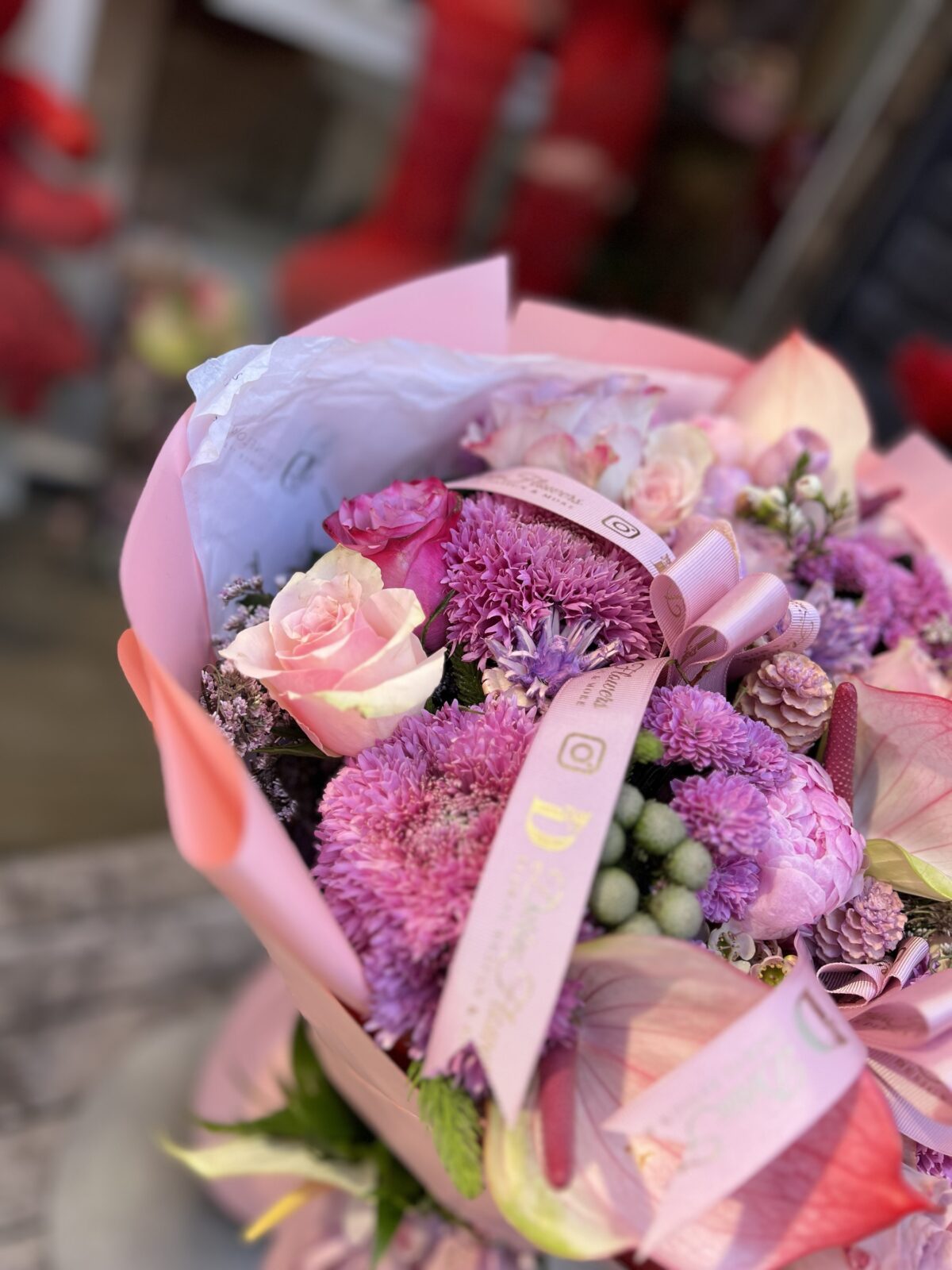 Pembe Anthurium ve Gül Buketi – Pastel Tonlarda Premium Çiçek Tasarımı - Görsel 4