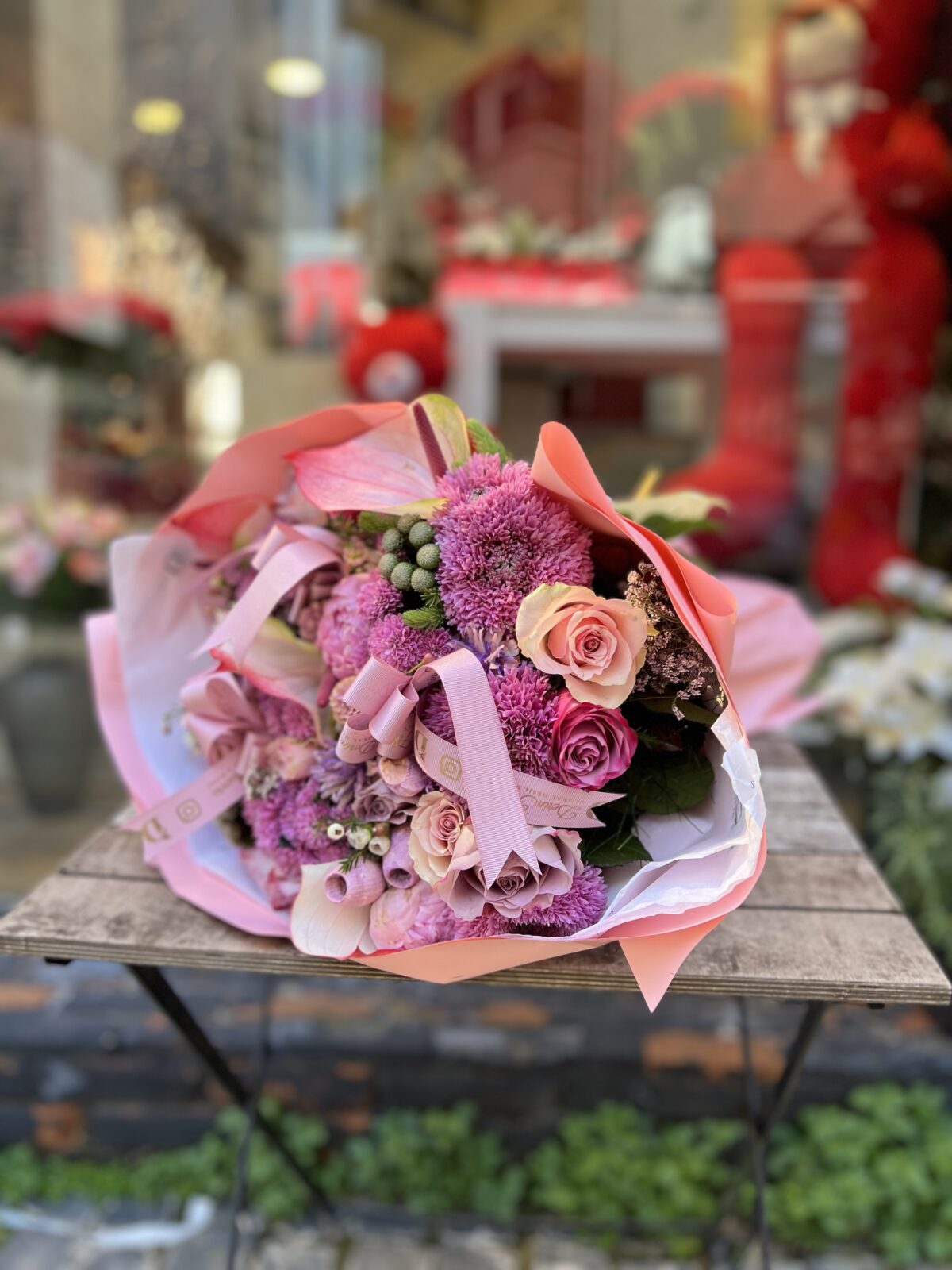 Pembe Anthurium ve Gül Buketi – Pastel Tonlarda Premium Çiçek Tasarımı - Görsel 2