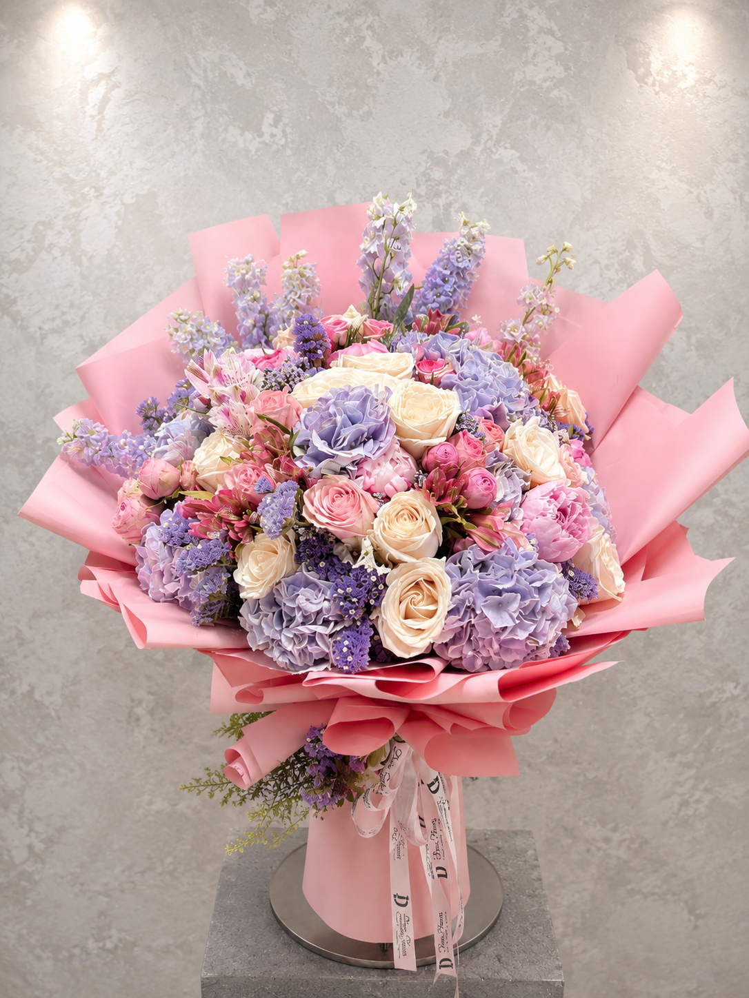 9abbdeb2-39f5-464d-9f70-8fcf19b372fc Pastel Elegance Premium Buket | Şakayık, Ortanca, Delphinium ve İthal Güller - Görsel 1