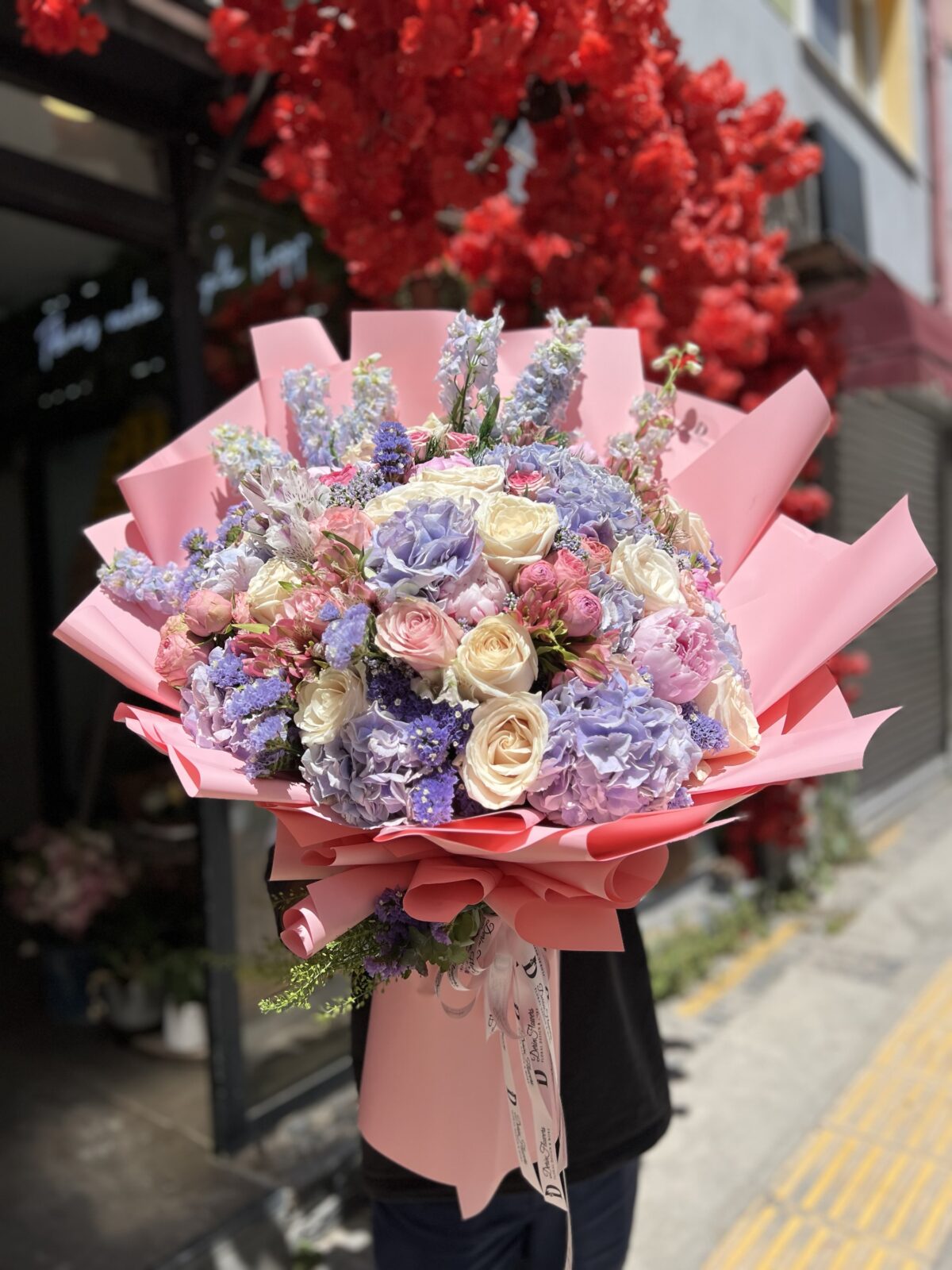 Pastel Elegance Premium Buket | Şakayık, Ortanca, Delphinium ve İthal Güller - Görsel 2