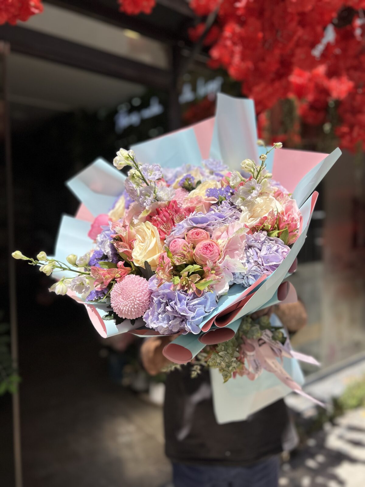 Pastel Dream Premium Buket | Ortanca, İthal Güller ve Mevsim Çiçeklerinden Lüks Tasarım - Görsel 2